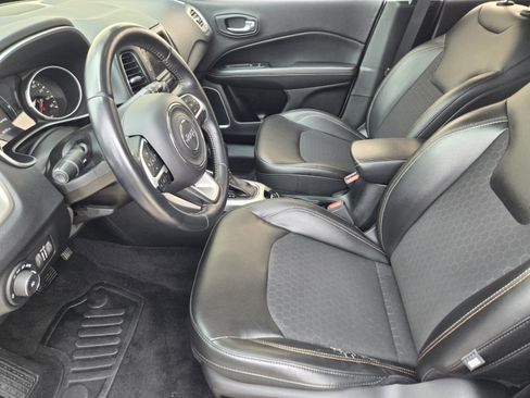 Used 2018 Jeep Compass Latitude AWD/4WD image 11