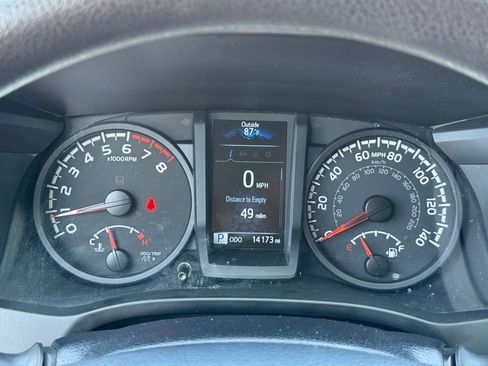 Used 2023 Toyota Tacoma SR image 14