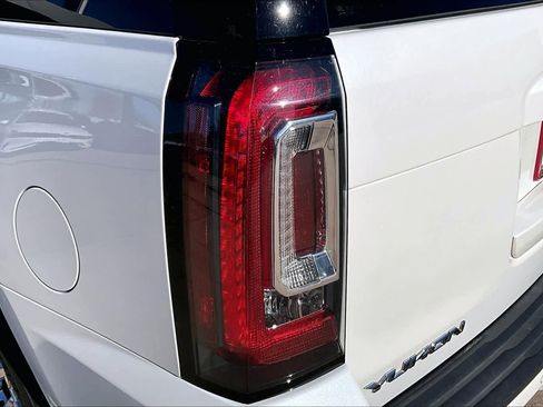Used 2016 GMC Yukon SLT w/ Open Road Package image 28