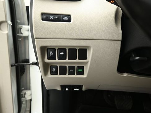 Used 2020 Nissan Rogue Sport SL w/ Premium Package FWD image 12