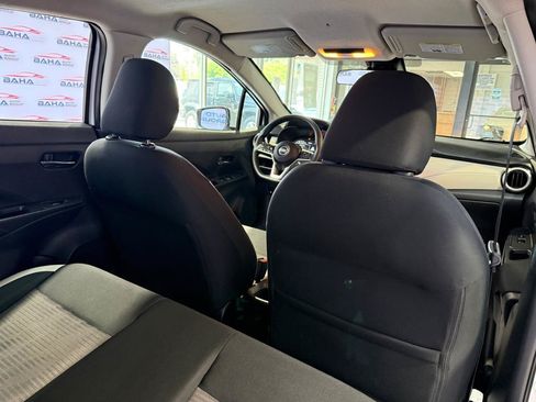 Used 2022 Nissan Versa SV FWD image 37