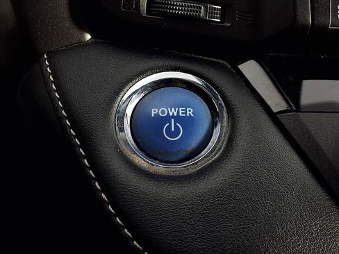 Used 2018 Toyota RAV4 Limited image 17