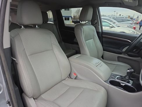 Used 2016 Toyota Highlander Limited image 24