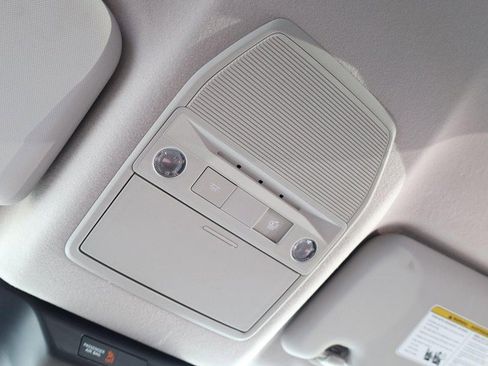 New 2025 Nissan Kicks SR image 19