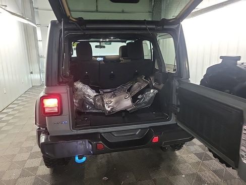 Used 2023 Jeep Wrangler Unlimited w/ Cold Weather Group image 9