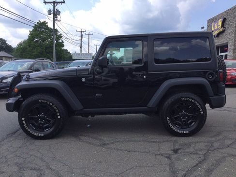 Used 2018 Jeep Wrangler Sport AWD/4WD image 11