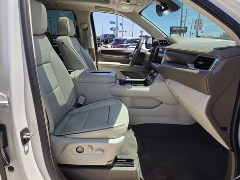 Used 2021 GMC Yukon XL Denali AWD/4WD image 18