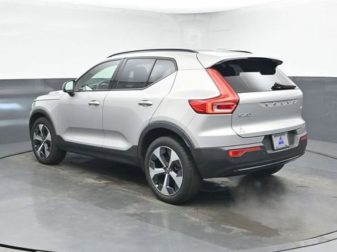 Used 2023 Volvo XC40 B5 Plus w/ Driver Assist Package image 6