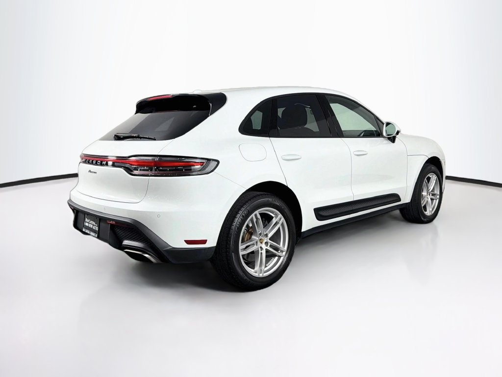 Certified 2023 Porsche Macan AWD/4WD image 9
