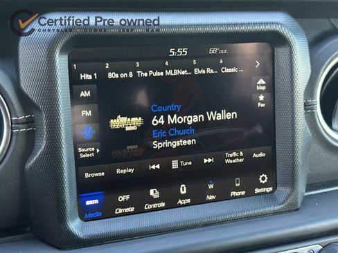 Used 2023 Jeep Wrangler Unlimited Sahara AWD/4WD image 19