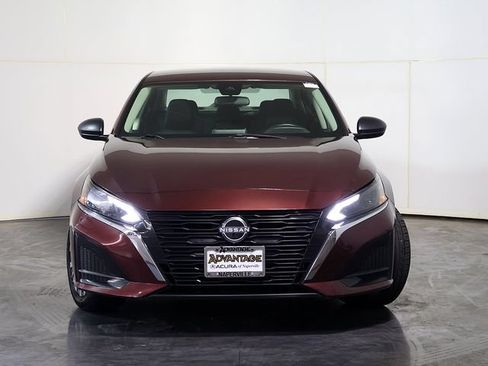 Used 2025 Nissan Altima 2.5 SV AWD/4WD image 9