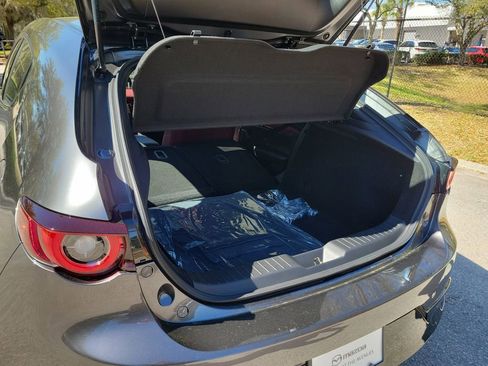 New 2026 MAZDA MAZDA3 Hatchback w/Premium Plus Pkg image 9