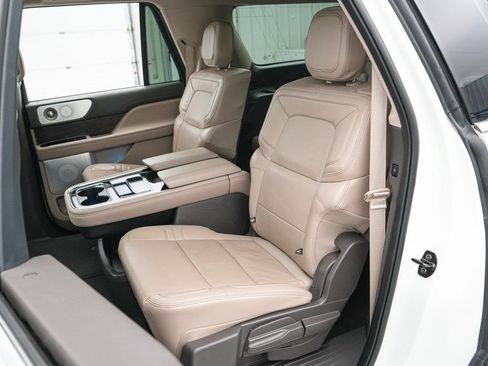 Used 2024 Lincoln Navigator L Reserve image 22