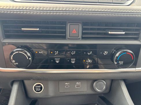 Used 2021 Nissan Rogue S AWD/4WD image 25
