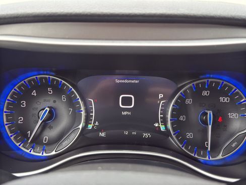 New 2027 Chrysler Pacifica Limited AWD/4WD image 18