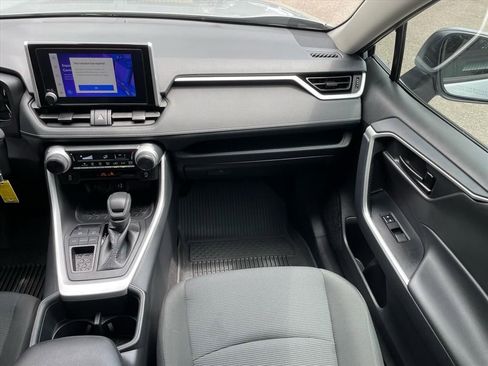 Used 2025 Toyota RAV4 LE FWD image 7