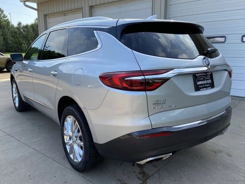 Used 2021 Buick Enclave Essence w/ Sound and Sites Package FWD image 5