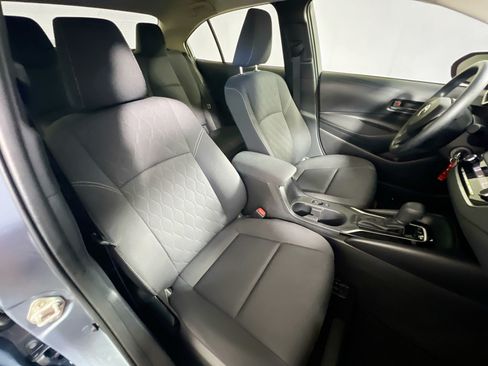 Used 2025 Toyota Corolla LE FWD image 29