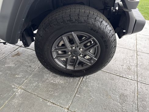 Used 2025 Jeep Wrangler Sport S image 18