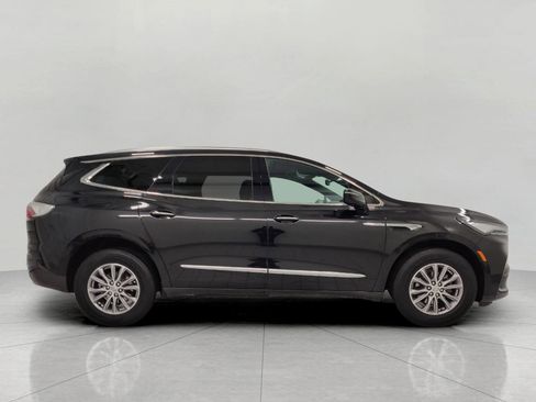 Used 2024 Buick Enclave Premium image 12