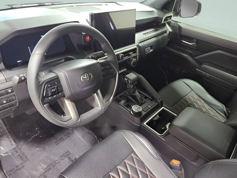 Used 2025 Toyota Tacoma TRD Off-Road AWD/4WD image 23