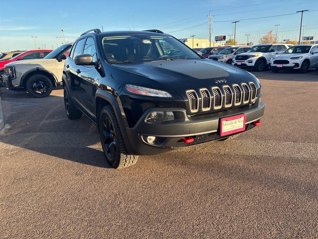 Used 2018 Jeep Cherokee Trailhawk w/ Quick Order Package 27L AWD/4WD image 3