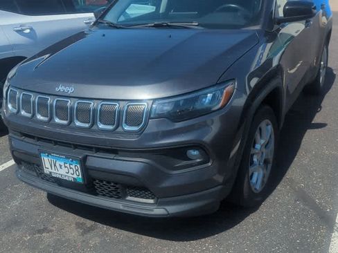 Used 2022 Jeep Compass Latitude w/ Sun and Sound Group AWD/4WD image 1