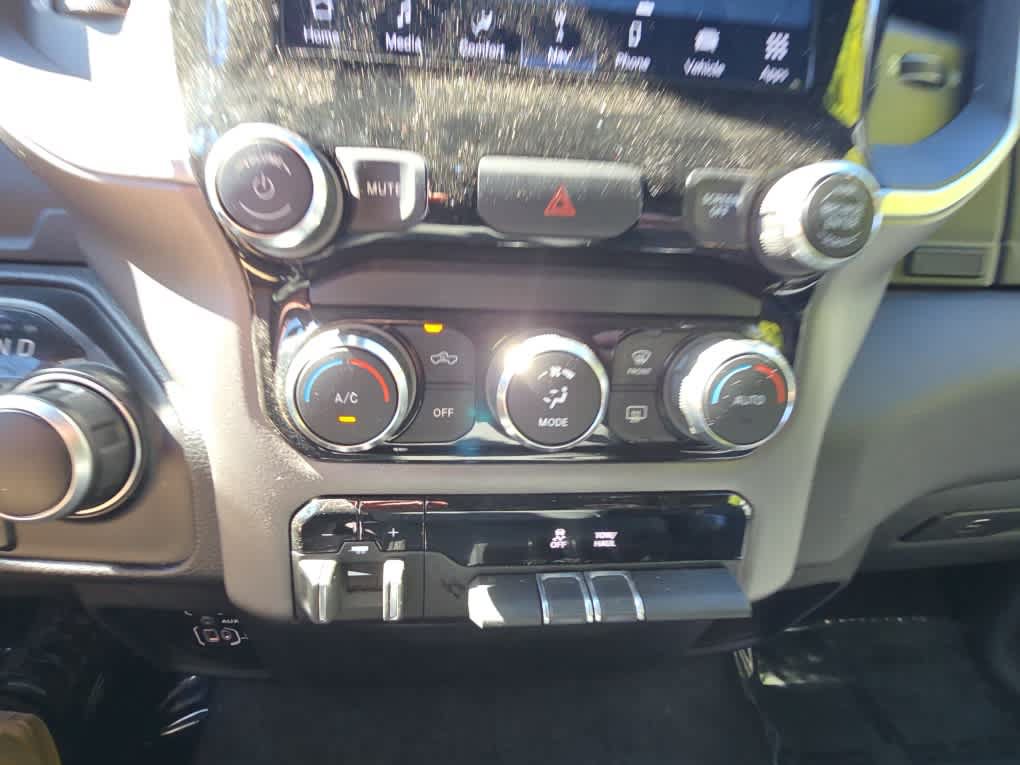Used 2022 RAM 1500 Big Horn AWD/4WD image 23