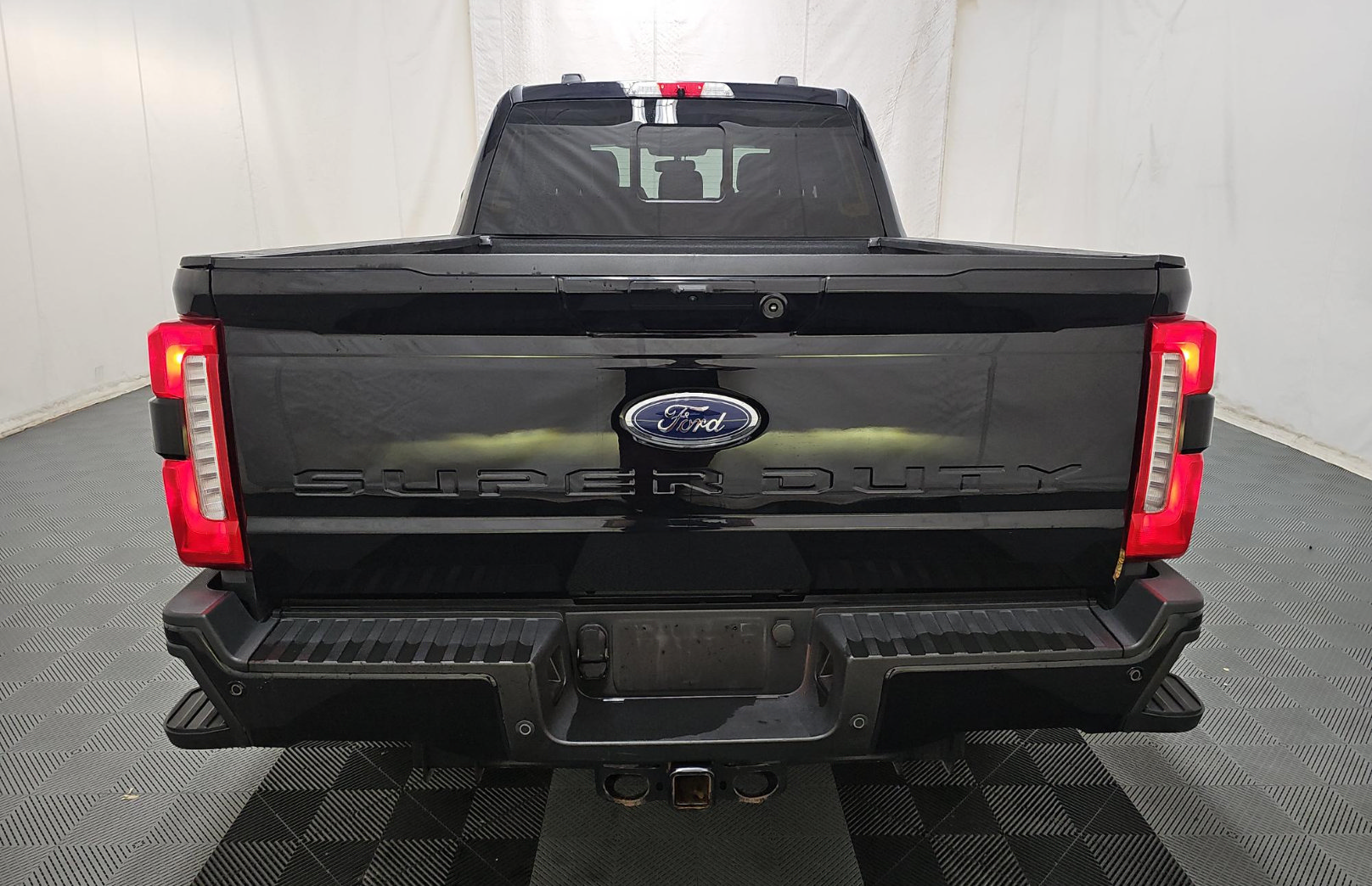 Used 2024 Ford F250 Lariat w/ Sport Appearance Package AWD/4WD image 5