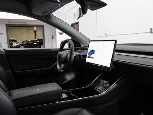 Used 2020 Tesla Model Y Long Range AWD/4WD image 26