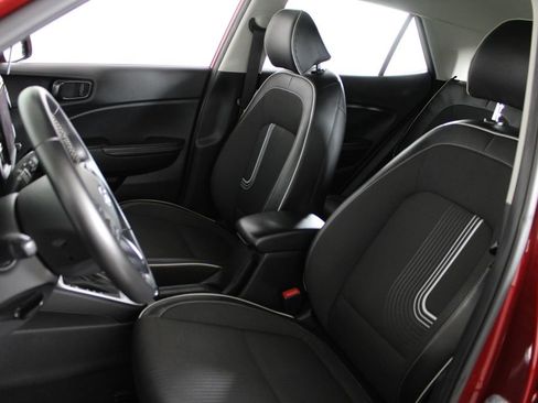 Certified 2023 Hyundai Venue Limited FWD image 20