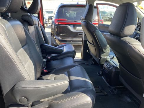 Used 2020 Toyota Sienna SE Premium FWD image 17