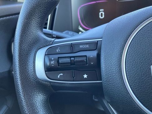 Used 2025 Kia Sportage LX image 13