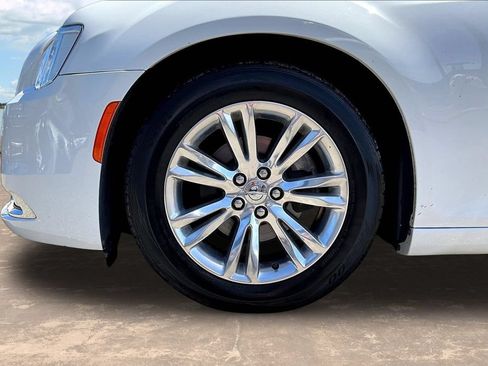 Used 2016 Chrysler 300 C RWD image 31