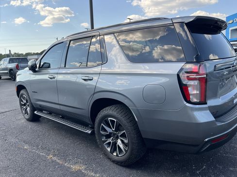 Used 2022 Chevrolet Tahoe Z71 w/ Luxury Package AWD/4WD image 2