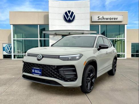 New 2026 Volkswagen Tiguan SE R-Line image 9