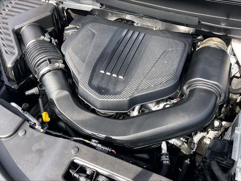 Used 2026 GMC Acadia Elevation w/ Elevation Premium Package FWD image 30