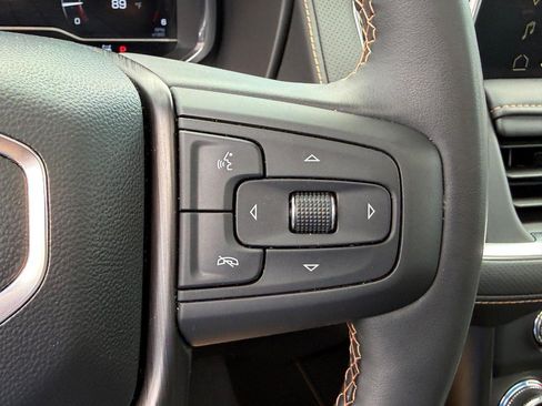 Used 2024 GMC Yukon AT4 AWD/4WD image 25