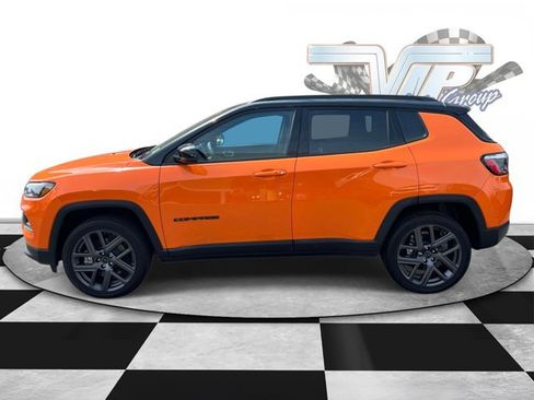 Used 2026 Jeep Compass Limited AWD/4WD image 3