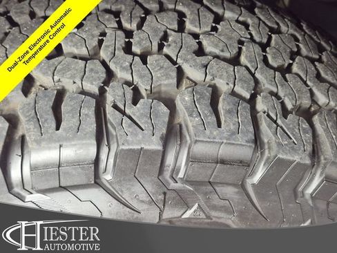 Used 2022 Ford Bronco Black Diamond w/ Sasquatch Package AWD/4WD image 12