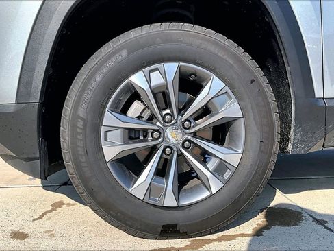 Used 2025 Chevrolet Equinox LT AWD/4WD image 11