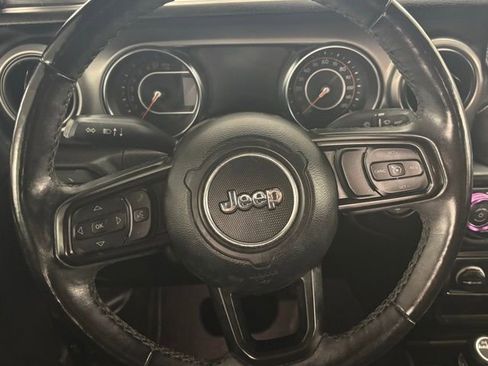 Used 2021 Jeep Gladiator Willys image 20