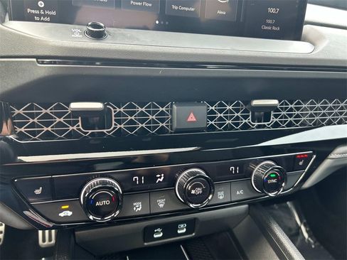 Used 2025 Honda Accord Sport image 30