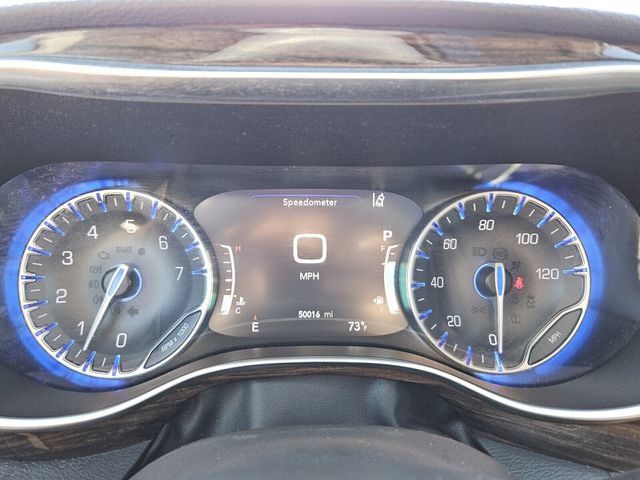 Used 2024 Chrysler Pacifica Limited FWD image 25
