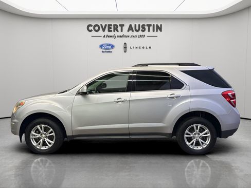 Used 2017 Chevrolet Equinox LT w/ Convenience Package image 2