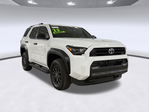 Used 2025 Toyota 4Runner SR5 AWD/4WD image 7
