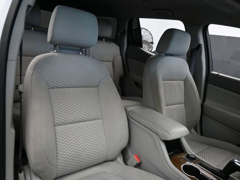 Used 2019 GMC Acadia SLE w/ Driver Alert Package I image 48