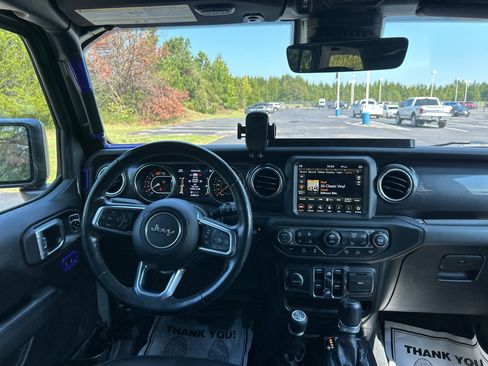 Used 2020 Jeep Wrangler Unlimited Sahara AWD/4WD image 12