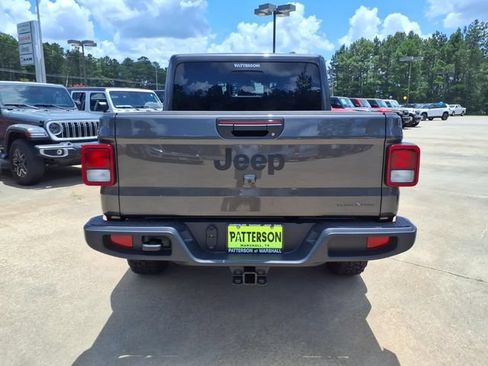 New 2026 Jeep Gladiator Sport AWD/4WD image 3