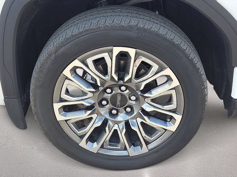 Used 2024 GMC Sierra 1500 Denali Ultimate AWD/4WD image 12